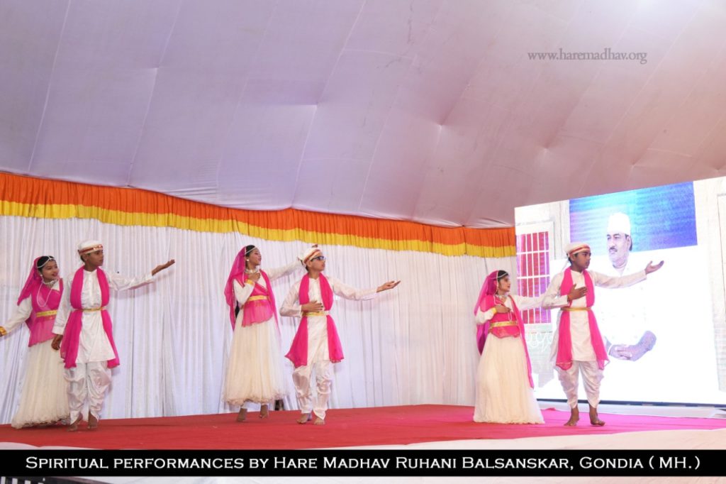 Spiritual Performances by Hare Madhav Ruhani Balsanskar, Gondia 8